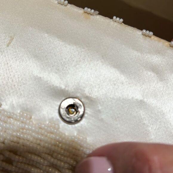 Vintage Beaded Pillbox Handbag ￼ - Picture 16 of 16